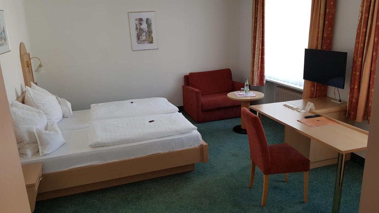Hotel Gasthof Specht Айхах Екстериор снимка