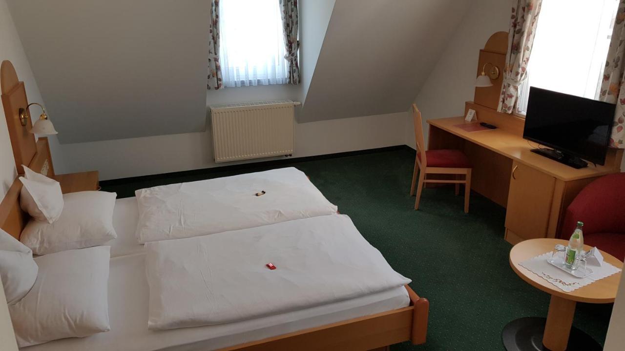 Hotel Gasthof Specht Айхах Екстериор снимка