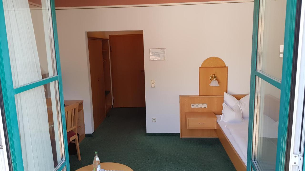 Hotel Gasthof Specht Айхах Екстериор снимка